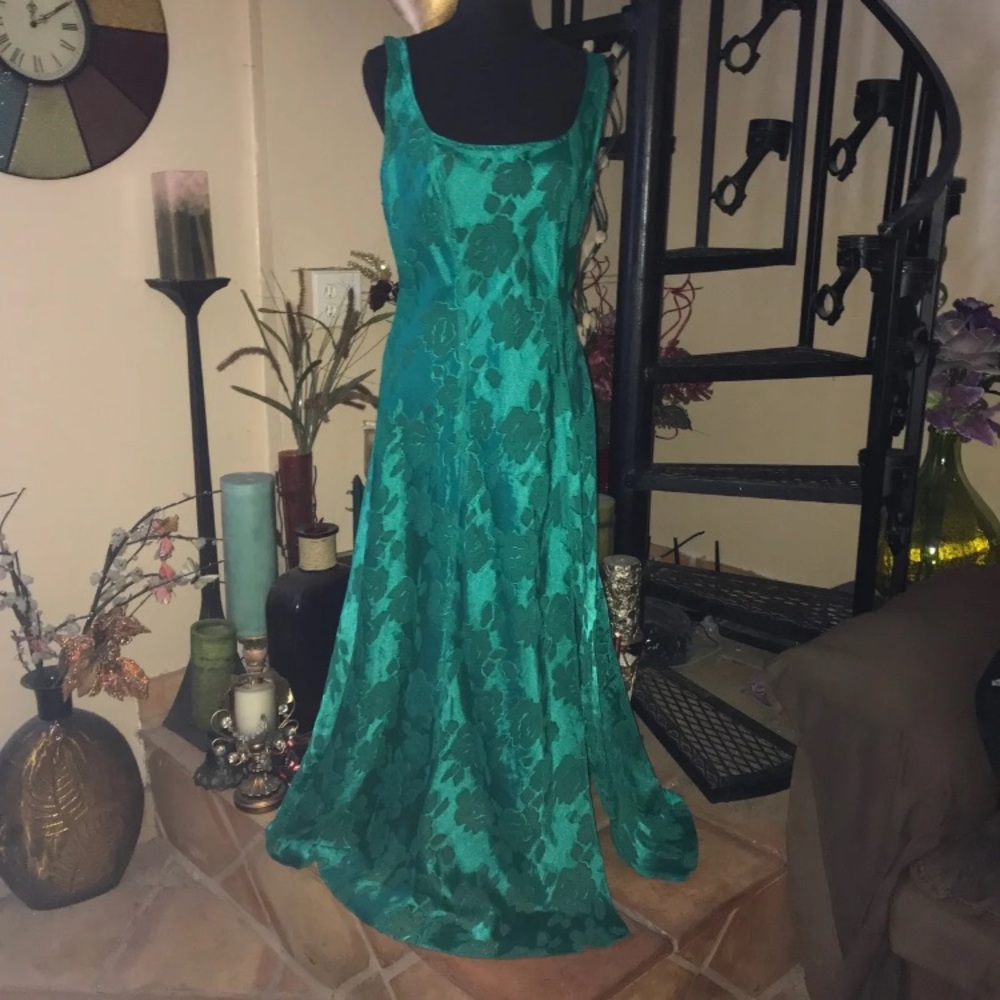 Vintage Victoria’s Secret Chiffon Emerald Sweep Long Maxi Nightgown Slip Dress